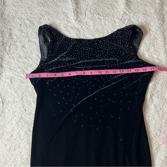 Vintage velvet formal dress - Picture 5 of 7